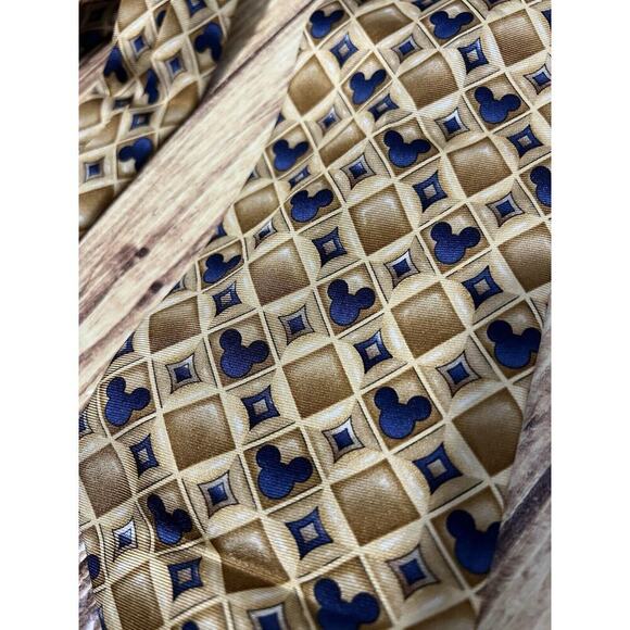 Vintage Disney World Mickey Mouse Mens Tie Silk - Picture 4 of 9